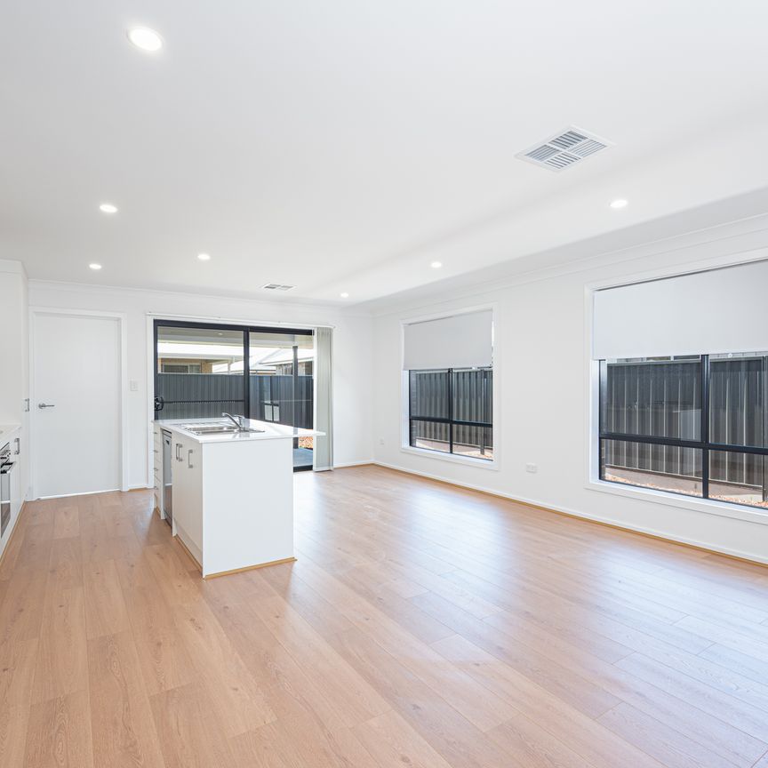 16 Oceanic Crescent, Waitpinga SA 5211 - House For Rent | Domain - Photo 1