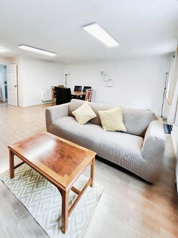 3 bedroom terraced house to rent - Photo 3