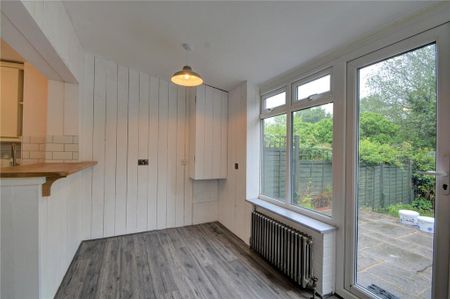 3 bedroom terraced house to rent - Photo 5