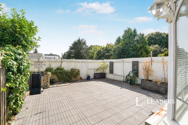 4 bedroom semi-detached to rent East Approach Drive, Cheltenham, GL52 - Photo 1