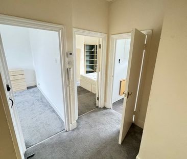 2 Bed Flat, Whipps Cross Road, E11 - Photo 3