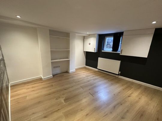 2 bedroom end of terrace house to rent - Photo 1