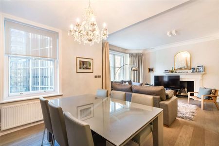A wonderful lateral period apartment ideally located by Harvey Nichols and Hyde Park. Immaculately presented and benefitting an on site porter and almost 3m high ceilings. - Photo 3