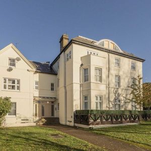 Streatham Common North, SW16 3HJ, London - Photo 2