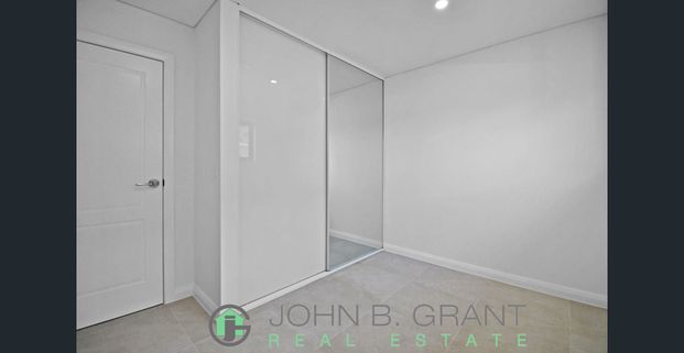STREET FRONTAGE GRANNY FLAT! - Photo 1