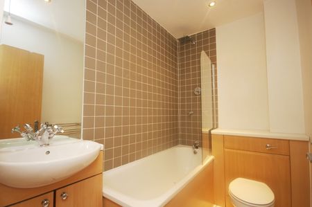 2 Bed Flat, Reighton Road, E5 - Photo 5