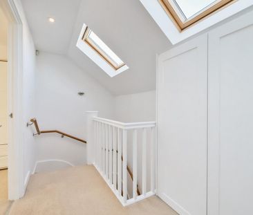 2 bedroom end of terrace house to rent - Photo 3