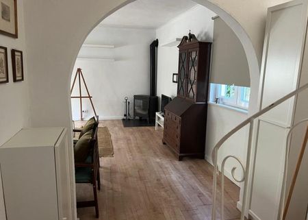Small House with 2 bedroomd and 2 bathrooms - Photo 3