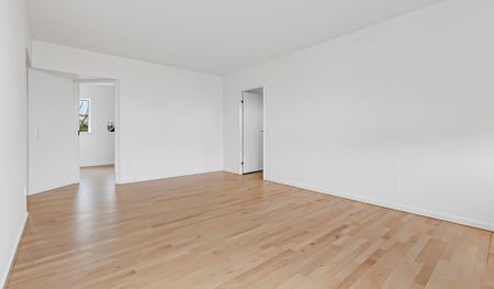 Flot renoveret lejlighed med altan - Foto 2