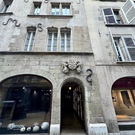 1.5-room apartment in the heart of Geneva’s Old Town. - Photo 3