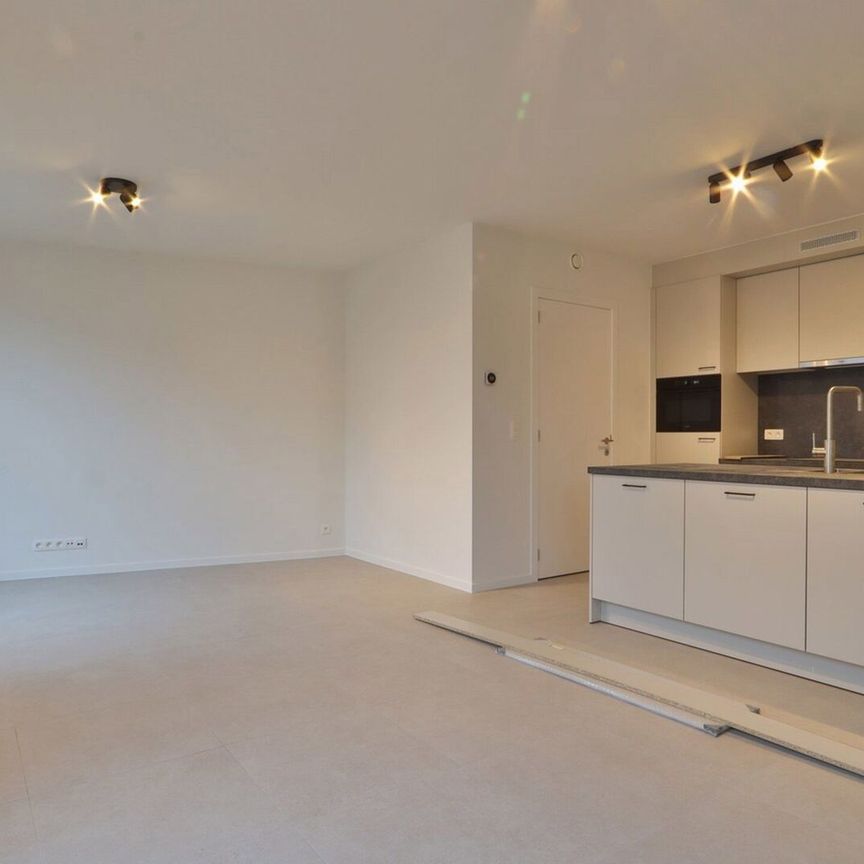 2 slpk BEN-appartement aan het station van Beveren! - Photo 1