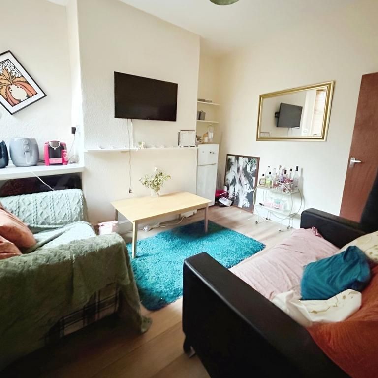 3 bedroom terraced house to rent - Photo 1