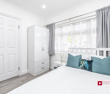 Hall Lane, E4, London - Photo 1