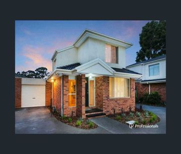 Stylish 3-Bedroom Townhouse in Oakleigh South - Photo 1