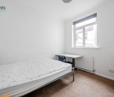 4 bedroom terraced house to rent - Photo 3