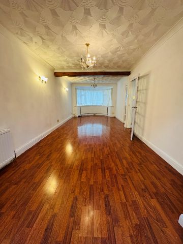 3 Bed Terraced House, Minehead Road, HA2 - Photo 2