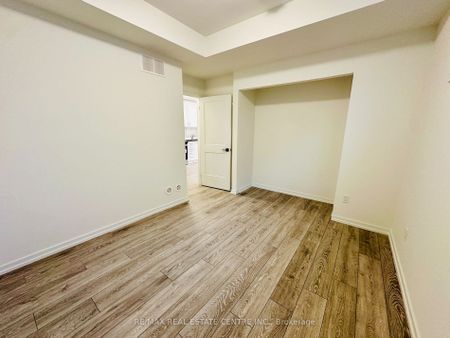 For Lease - 20 Lytham Green Circle Unit# 14, Newmarket, Ontario - Photo 4