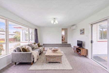 Milson - 5 Bedrooms + Sleep out - Photo 2