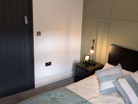 Town centre shared house! Room 7 - Photo 5