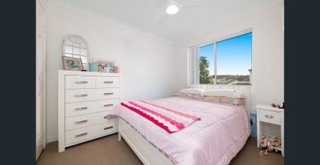 RENOVATED INNER-CITY RETREAT WITH BALCONY & LOCK-UP GARAGE - Photo 5