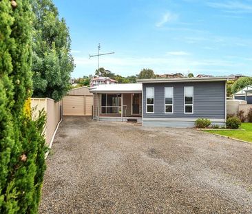 11 Higgins St, Encounter Bay SA 5211 - House For Rent | Domain - Photo 6