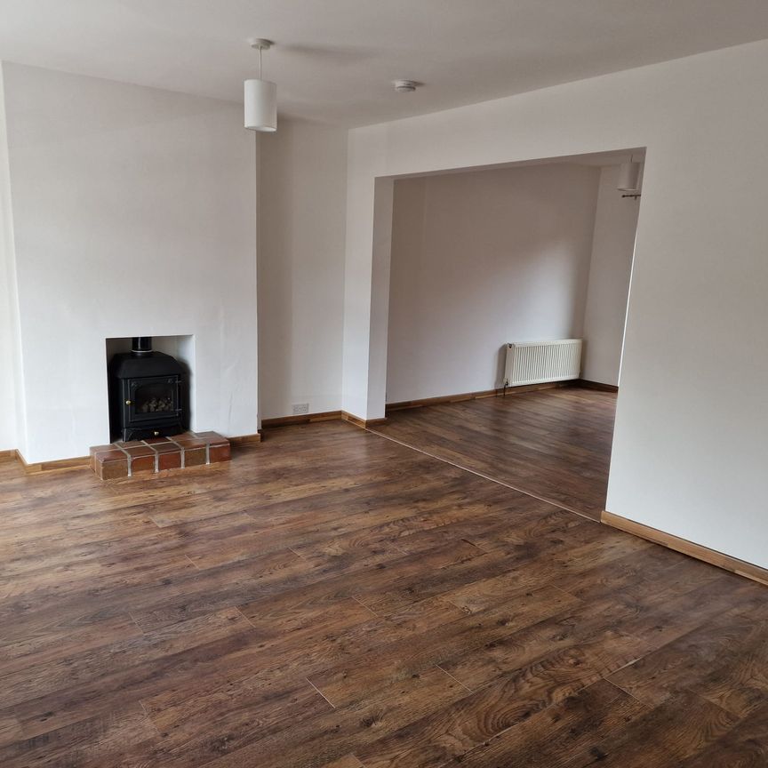 Newly Renovated & Spacious 3 Bedroom House for Rent in Ottery St Mary - Photo 1