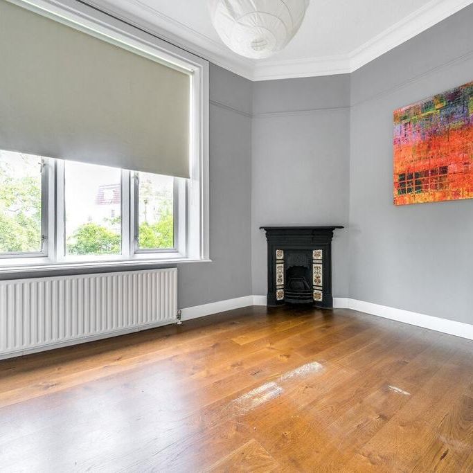 4 bedroom flat to rent - Photo 1