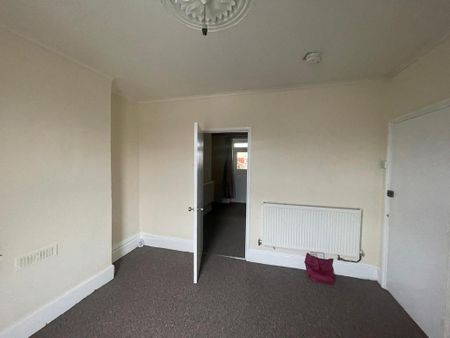 1 bedroom ground floor flat to rent - Photo 4