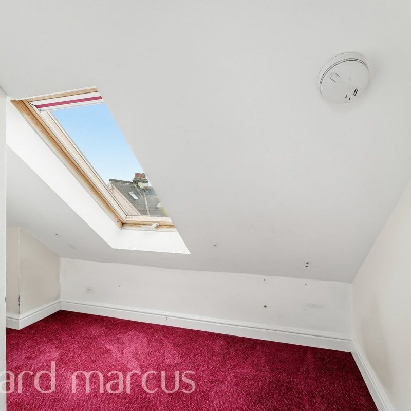 Thirsk Road, MITCHAM - Photo 1