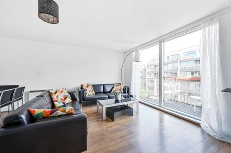 3 bedroom flat to rent - Photo 3