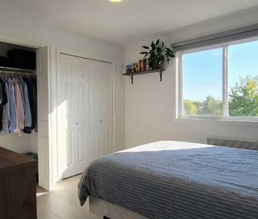 RARE : 4 1/2 au dernier étage côté sud (Cession de bail) - Photo 4