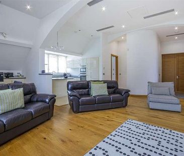 Benjamin Hall, Hensol Castle, CF72 - Photo 1