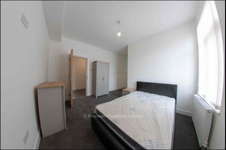 6 Bedroom Leeds Student Properties - Photo 3