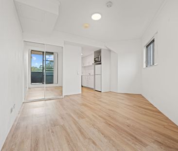 Apply Now - Century 21 &vert; the Paramount Group &lpar;Modern Stud... - Photo 2