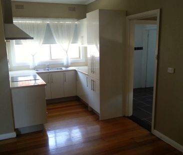 Ideal Location – 3 Bedroom Home!! - Photo 5