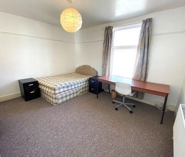 3 bedroom terraced house to rent - Photo 6