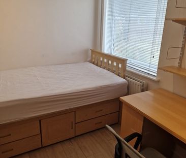 5 Bed Terraced House, Leeson Walk, B17 - Photo 5