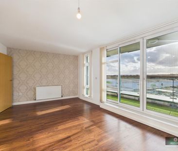 Pegler Way, Crawley - Photo 3