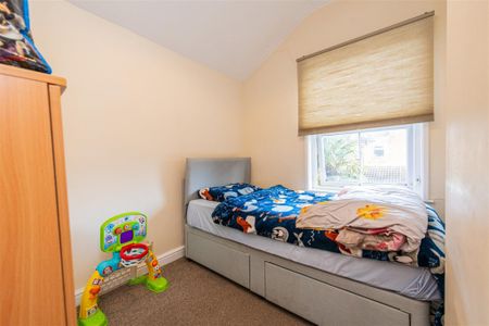 3 bed House - Mid Terrace To Let - Photo 4