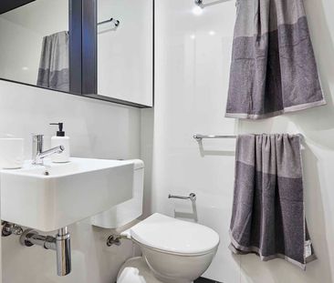 6 Bedroom Shared Bathroom, King Single Bed, High Floor - Photo 1