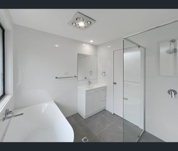 5 Traminer Place, Eschol Park, NSW 2558 - Photo 2