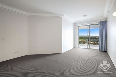 Sky High Apartment in Paradise Waters with Stunning Views - First week rent Free! - Photo 2