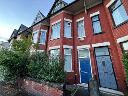 4 bedroom terraced house to rent - Photo 4