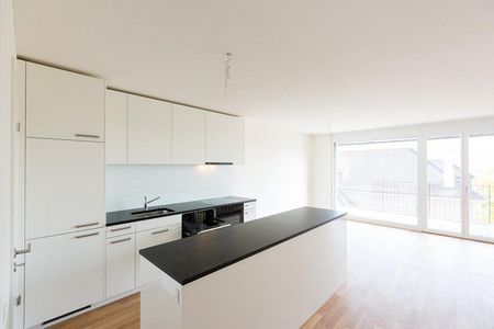 Familienfreundliche 4.5-Zimmerwohnung mit zwei privaten Gartenbereiche - Photo 2
