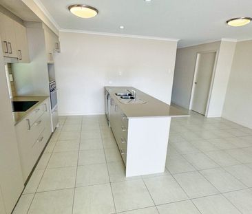 Four Bedroom Home in Poplar Estate - Photo 6