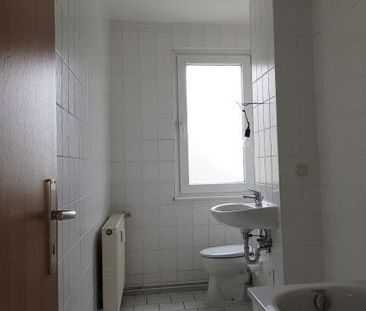 neu renovierte 4 Raum Wohnung im 2.OG - Photo 2