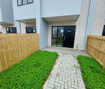 2 bedroom townhouse - Photo 2
