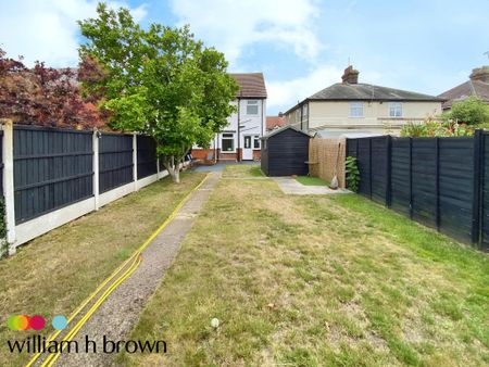 3 bedroom semi-detached house to rent - Photo 3