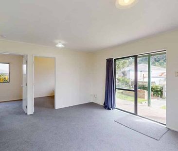 Charming 2-Bedroom Home for Rent in Newtown, Wellington - Photo 3