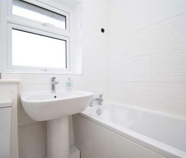 Falmouth Avenue, Normanton, WF6 - Photo 3